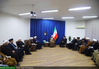 حوزه علمیه قم از اجتهاد نظام ساخت