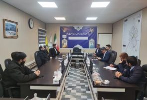 نشست کارگروه اجرایی و رسانه قرارگاه کرامت پردیسان با مدیر عامل سازمان اتوبوسرانی قم نشست کارگروه اجرایی و رسانه قرارگاه کرامت پردیسان با مدیر عامل سازمان اتوبوسرانی قم
