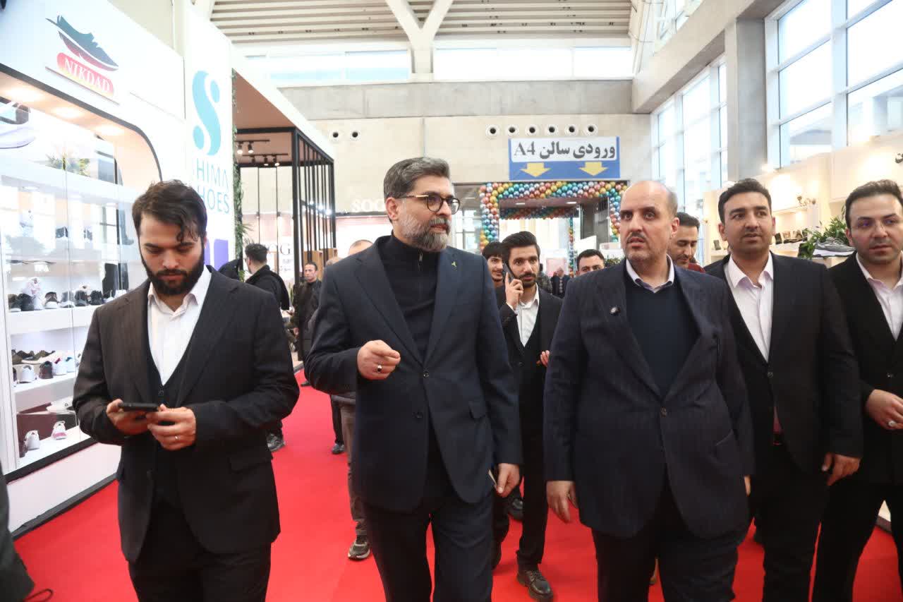 حمایت وزارت صمت از تولید کنندگان صنعت کفش/از نوسازی دستگاهها تا کمک به ناترازی واحدهای تولیدی حمایت وزارت صمت از تولید کنندگان صنعت کفش/از نوسازی دستگاهها تا کمک به ناترازی واحدهای تولیدی