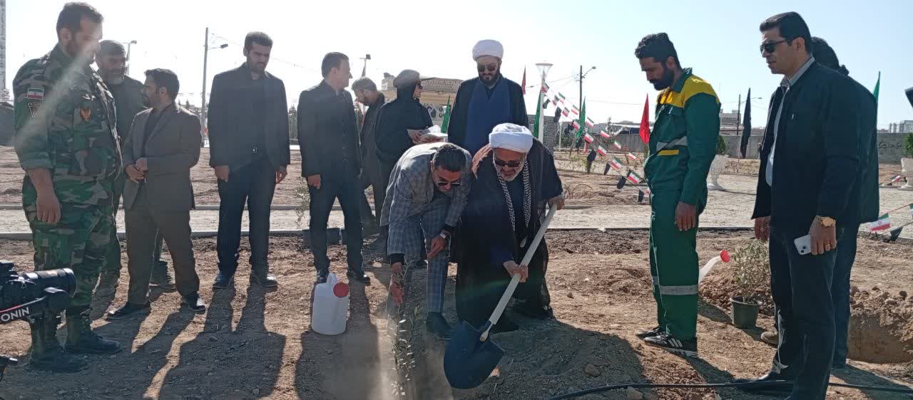 پویش سراسری «درخت دوستی بنشانیم» در روز ملی درختکاری در قم برگزار شد