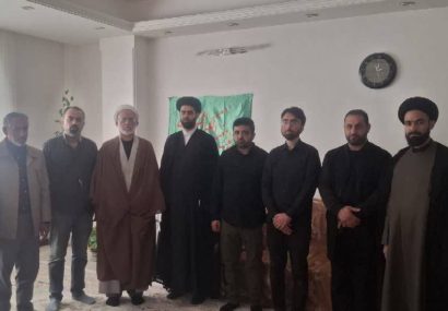 دیدار نماینده فرهنگی کتائب سیدالشهدا(ع) در ایران با خانواده شهدای جنگ رمضان دیدار نماینده فرهنگی کتائب سیدالشهدا(ع) در ایران با خانواده شهدای جنگ رمضان