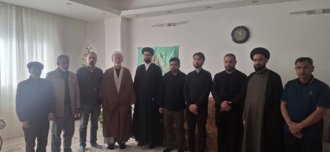 دیدار نماینده فرهنگی کتائب سیدالشهدا(ع) در ایران با خانواده شهدای جنگ رمضان دیدار نماینده فرهنگی کتائب سیدالشهدا(ع) در ایران با خانواده شهدای جنگ رمضان
